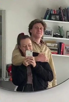 ⠀ㅤ
tiempo que me diste no lo cambiaría por nada.

por y para siempre, sol solecito, aunque el sol nos caliente y terminemos quemados. te quiero.

en esta y en todas las vidas, <a href="/G0DITSBRUTAL/">ᅟ 𝓼𝐨𝐥𝐚𝐧𝐠𝐞 𝒃͟. hiatus ?</a>.
ㅤㅤㅤㅤ