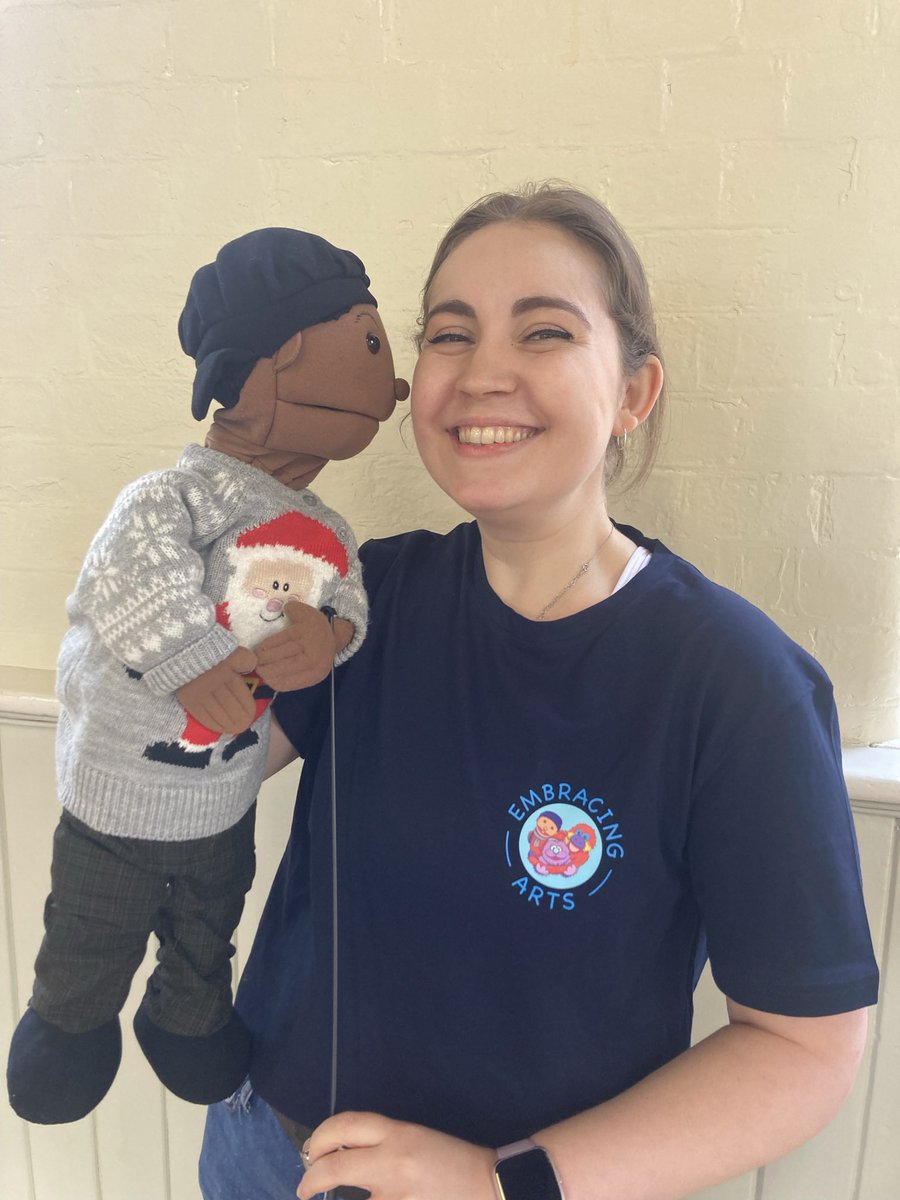 TheBensonPuppet's tweet photo. Hey peeps!!

🌟 It’s #WorldPuppetryDay 🌟

I just wanted to wish my supporting artist, @cecily0redman, a happy #Monday!!

Laters Gaters 🐊 https://t.co/mW0BG7oFpL