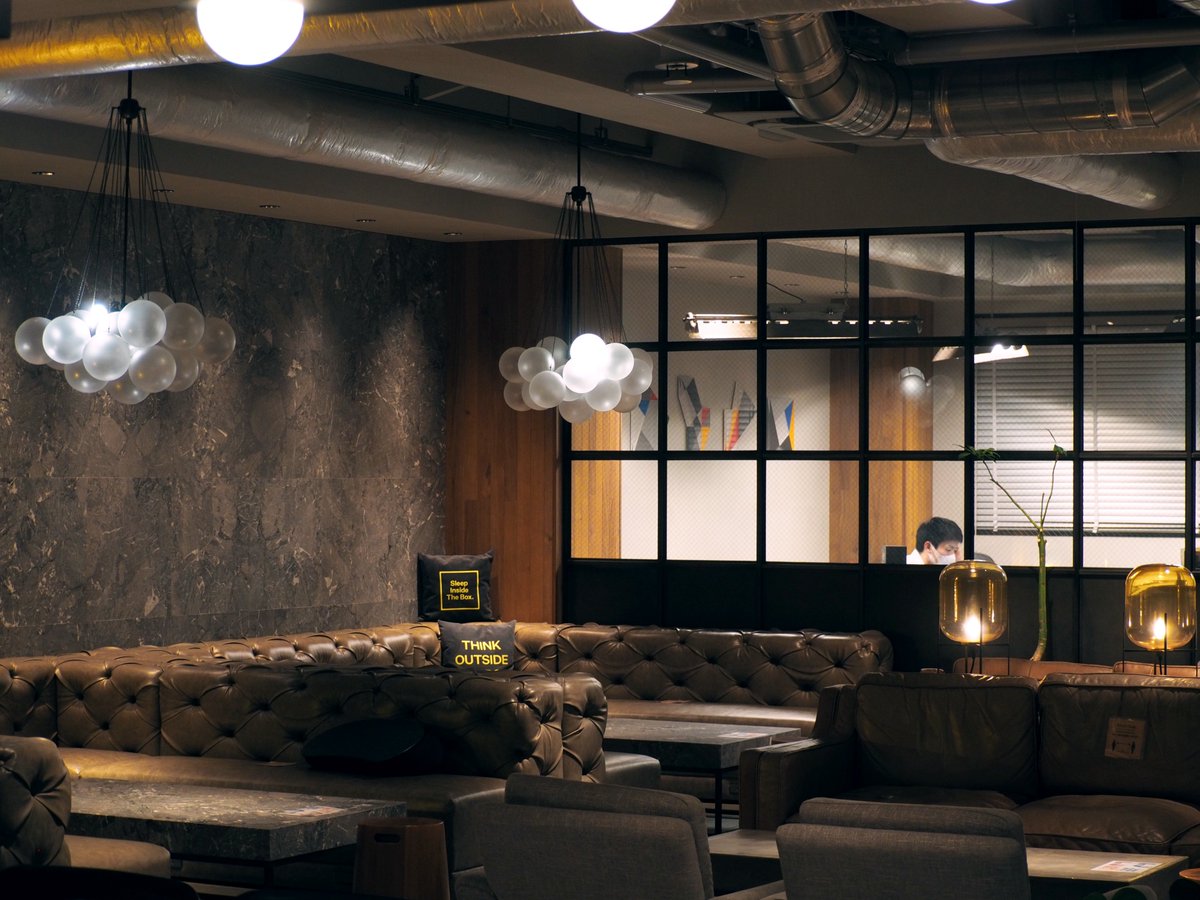 kanata_36d7's tweet photo. 「暮らすように泊まり、遊ぶように働き、働きながら旅をする」がコンセプトのホテル、ザ・ミレニアムズ
渋谷と京都に泊まったけど、どちらも創造性あふれるワーケーションに最適な空間だった
こんな空間を活用しながらもっと旅しながら暮らすライフスタイルが浸透したらいいな
#themillennials #HafH https://t.co/cPmmfpkLPF