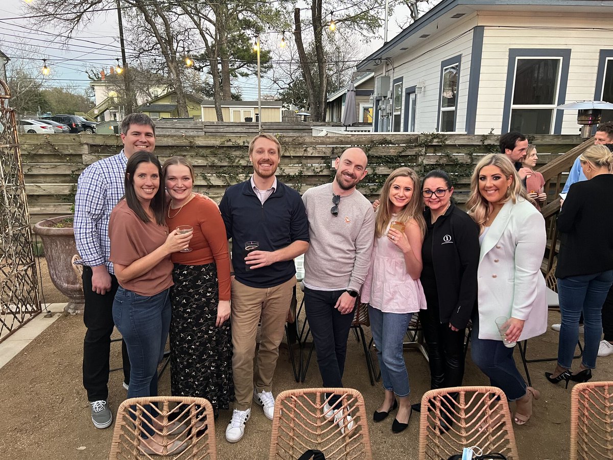 SoftwareOne_NA's tweet photo. The only thing this marketing team wants to advertise today is how much fun they had bonding as a team last week!
#SWOmies #Offsite #TeamBonding #AustinTX https://t.co/O5LtflJdF3