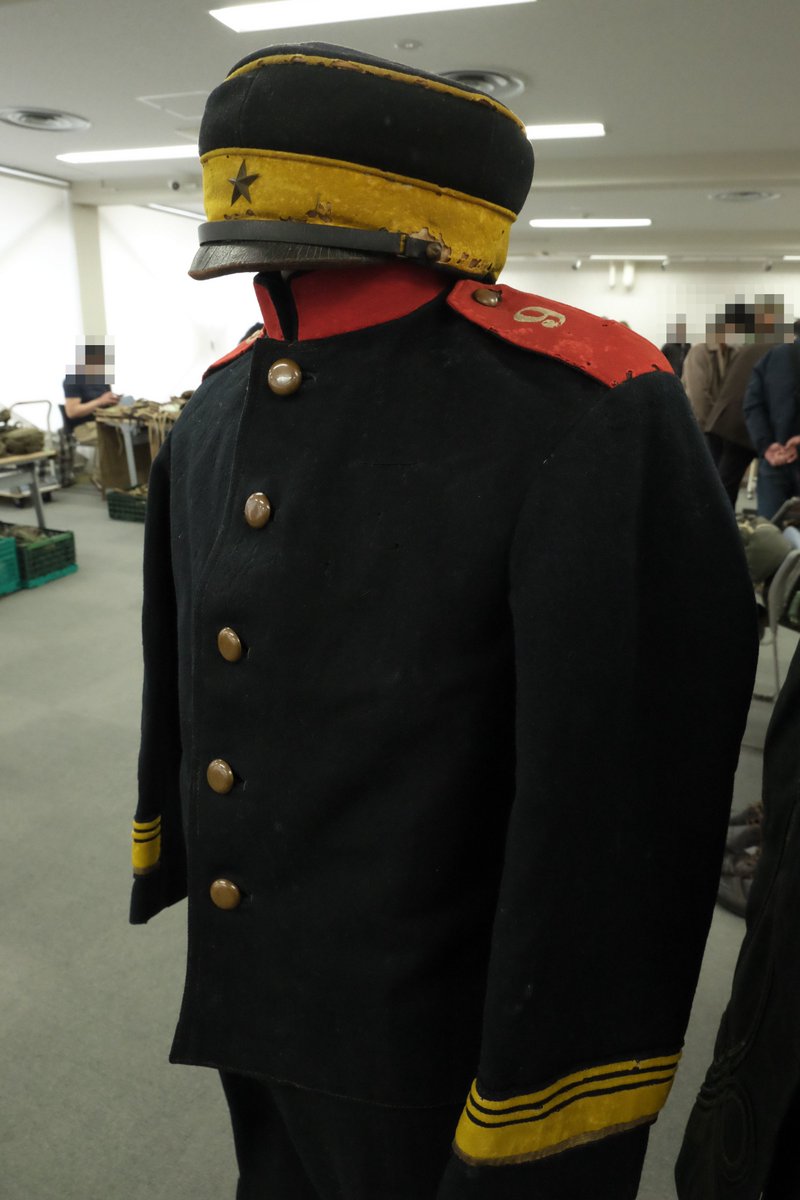 吉野会では明治時代の日本陸軍の軍服や装備品を展示されている寒原堂