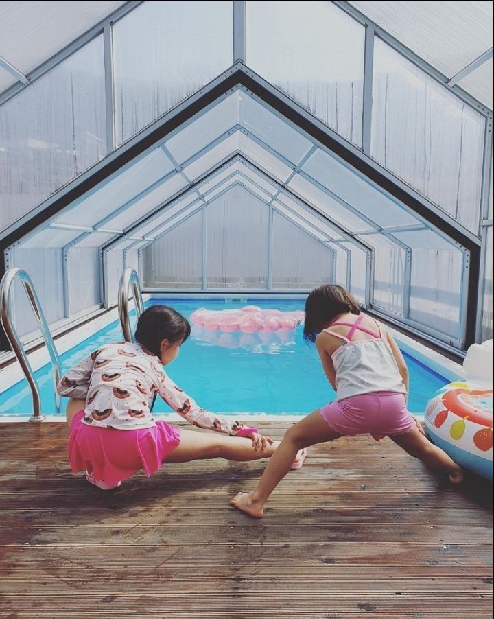loheearchives's tweet photo. Ready, get set, SWIM!! #LOHEE https://t.co/BTw2AOa9CI