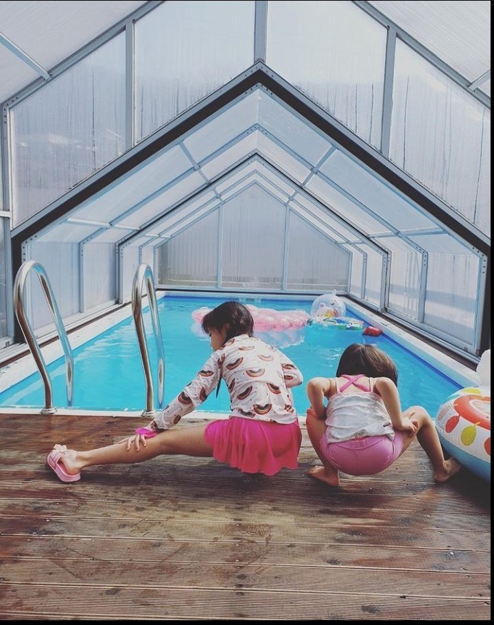 loheearchives's tweet photo. Ready, get set, SWIM!! #LOHEE https://t.co/BTw2AOa9CI