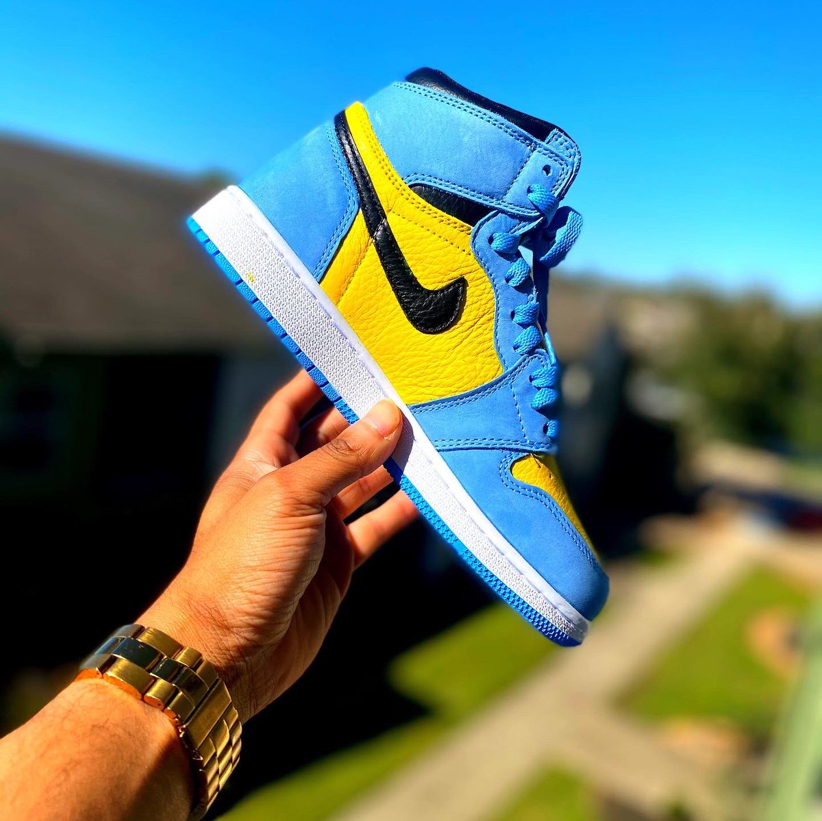 SneakerHead_Co's tweet photo. Jordan 1s just hit harder, You see another pair like this just know they got it from me 😌

#PutMeInCoach #Jordan1 #1of1 #HaveAColdDay #SneakerHeadCo #ColdCustomz18 https://t.co/CiQwq1NjrW