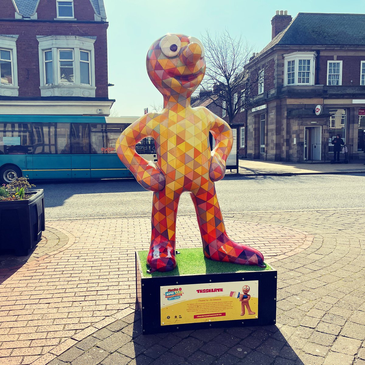 JimEdwardsArt's tweet photo. Couldn’t resist a sunny day at the beach. Also paid a visit to my @wildinart @AmazingMorph sculpture, Tesselate, in Whitley Bay. First time I’ve seen him in situ. Looking grand in the sunshine.
#morph #morphtrail #amazingmorph #tessellate #tesselate #artist #jimedwards #art https://t.co/TaLxrq2Mwj