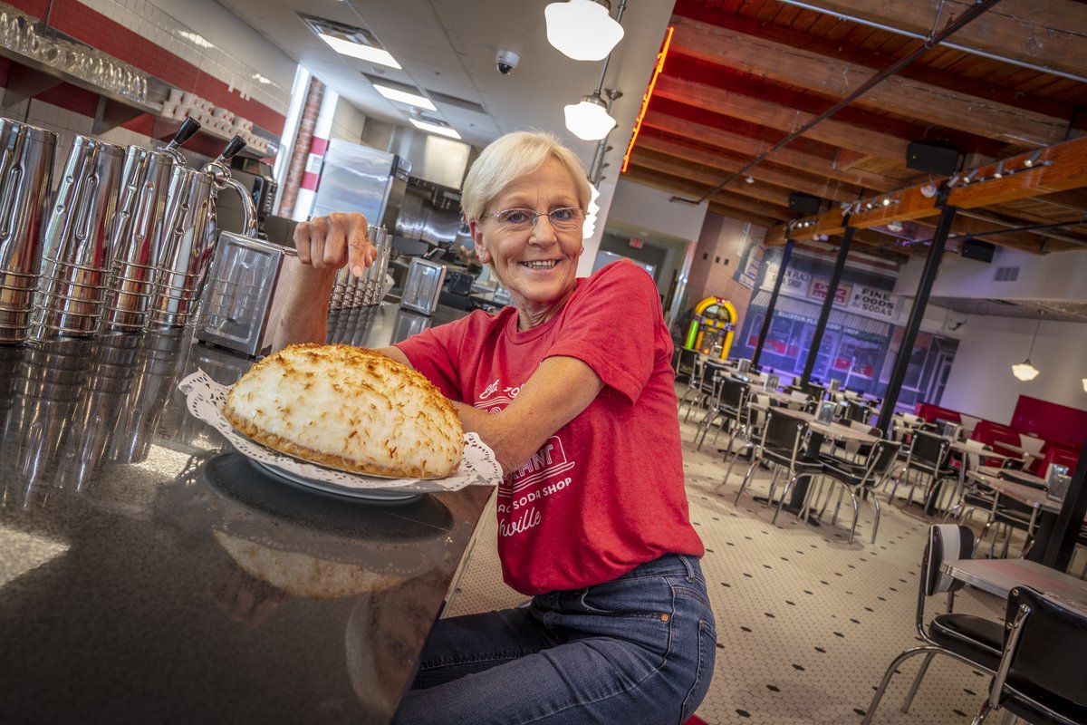 EPSodaShop's tweet photo. Happy #WomensHistoryMonth! We’re proud to have the amazing Ms. Linda Melton on our team since 1992, serving up the best pies in Nashville! Stop in for a slice and catch a glimpse at what makes the “Pie Lady” the best in town!
#pielady #nashvillestaple #celebratingwomen https://t.co/c5sufhq5e8