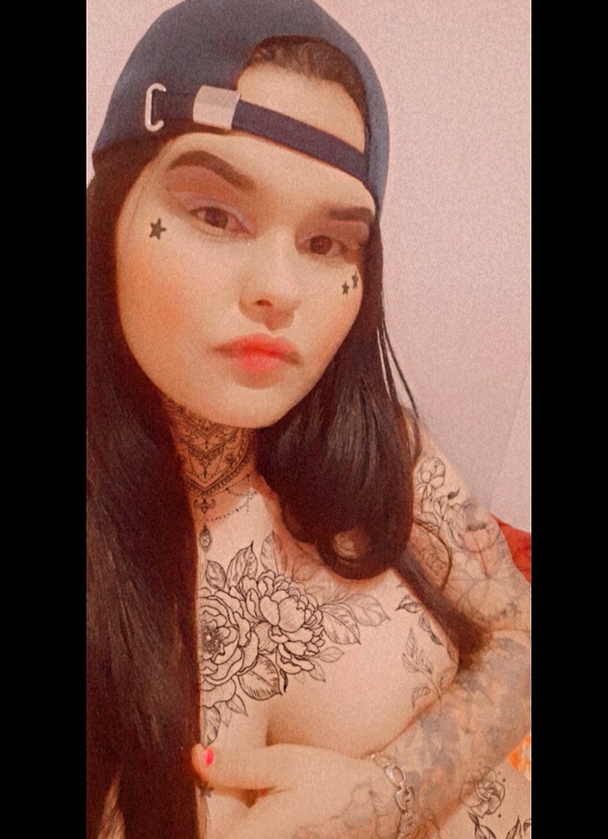 Ruthbelis3's tweet photo. Alguien por acá 🌜🙈 https://t.co/gz0E8zVTVD