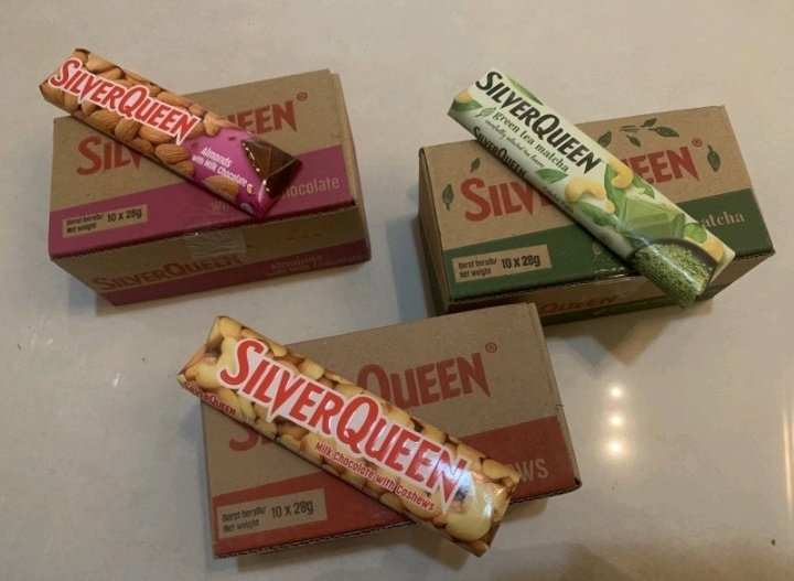 Jie_noona15's tweet image. 2 box Silverqueen Chocolate 28gr isi 10pcs •for 2 winners • 24 hours

RT,Like and follow me ( 🔔 )