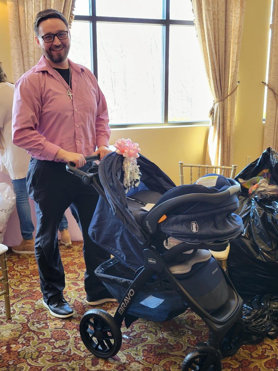 d_peck71's tweet photo. Getting ready for baby Grace 😁 https://t.co/xfyT86LVB7