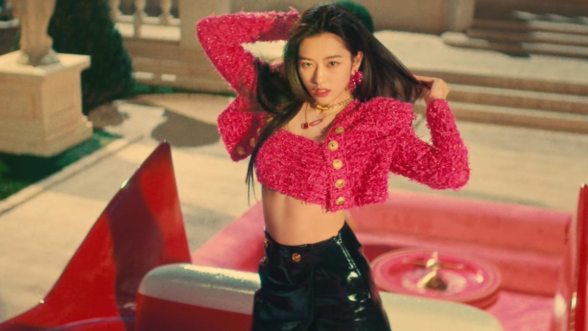 yujinthinkr's tweet photo. AN YUJIN IN THIS CONCEPT >>> https://t.co/mBAd3Xn4rC