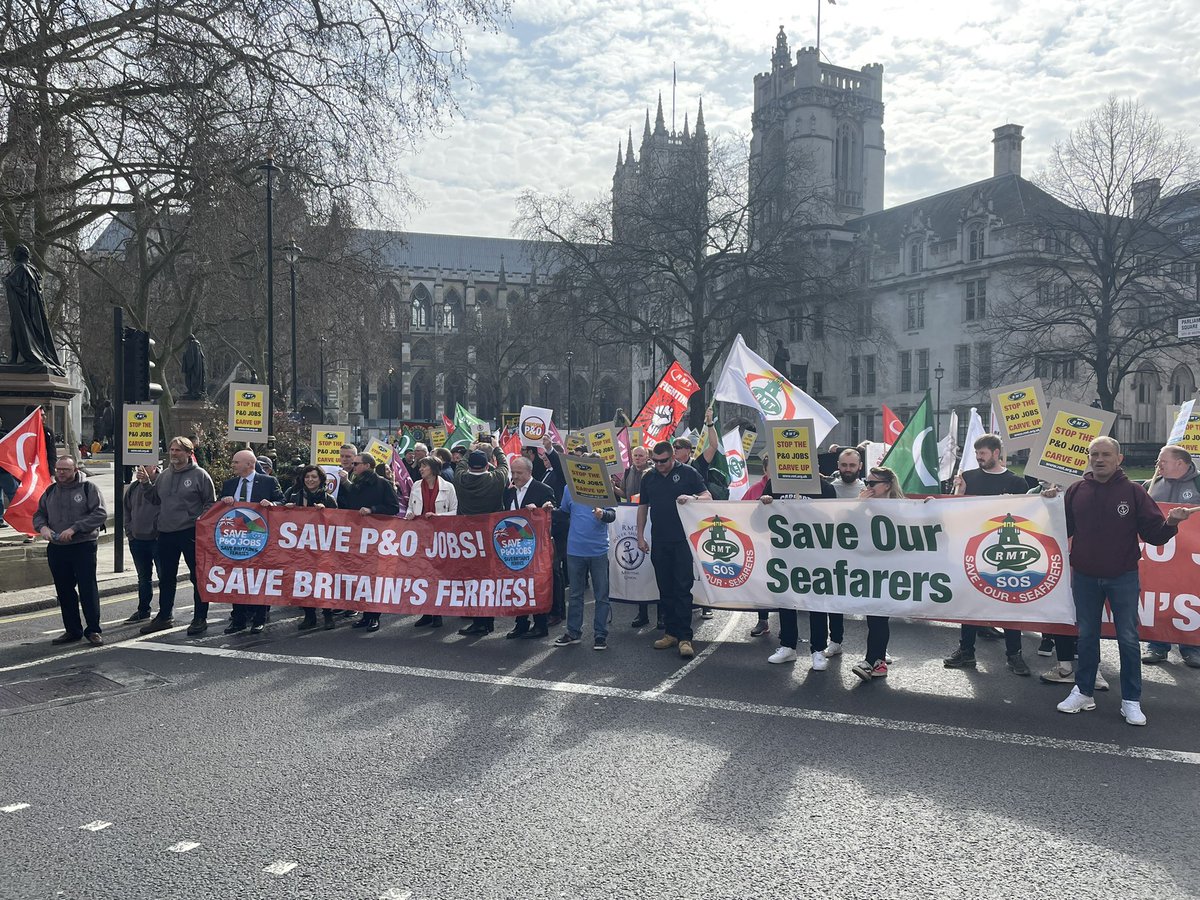 RMTunion's tweet image. Are you on the side of workers or the gangster capitalists?