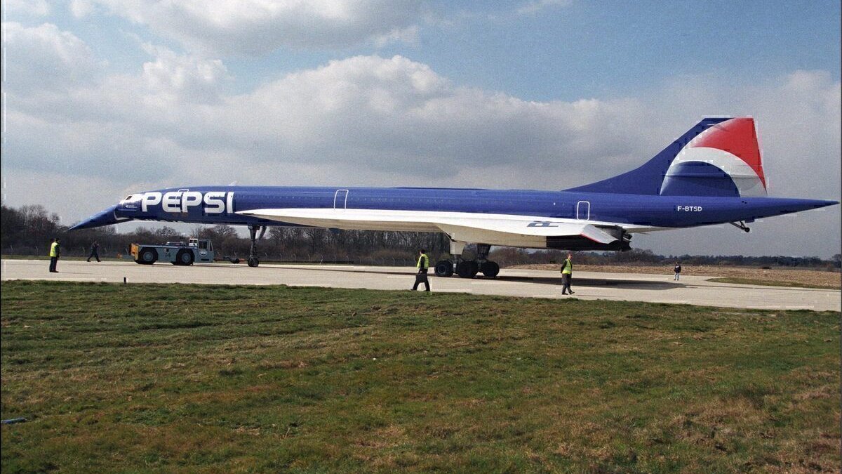 popsyosh34's tweet photo. Air France Concorde ๐ซ๐ท
For two weeks in 1996, it bore a unique, blue livery as part of an advertising deal with soft drinks giant Pepsi
#FizzPop https://t.co/09Xa3SG7aZ