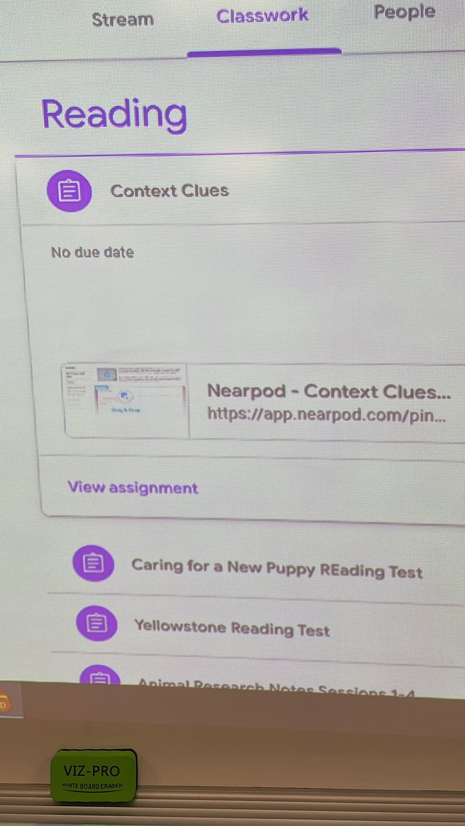 DianaYau3's tweet photo. Using #Nearpod to review context clues in our reading. Working with partners.#NewmanMarchMadness #ContextClue https://t.co/zFoYVzzsRL