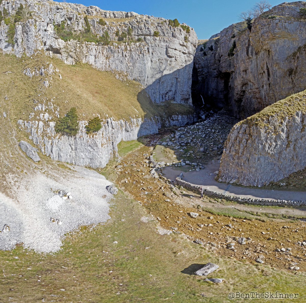 BenTheSkinner's tweet photo. Gordale Scar, North Yorkshire, March '22. https://t.co/A2kWpzCYrH