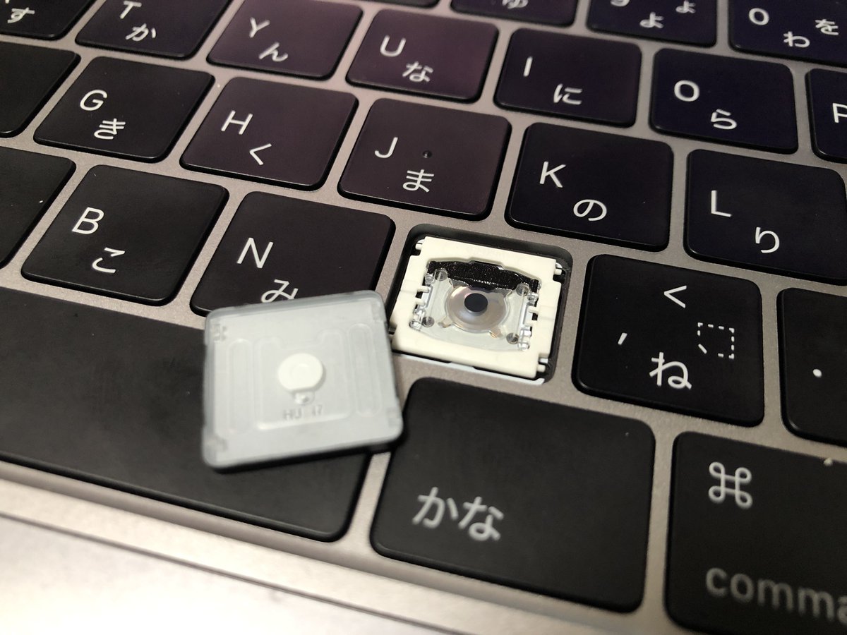 fumiwada's tweet image. キーボードの「M」が不調。
#macbookpro2017 #バタフライキーボード