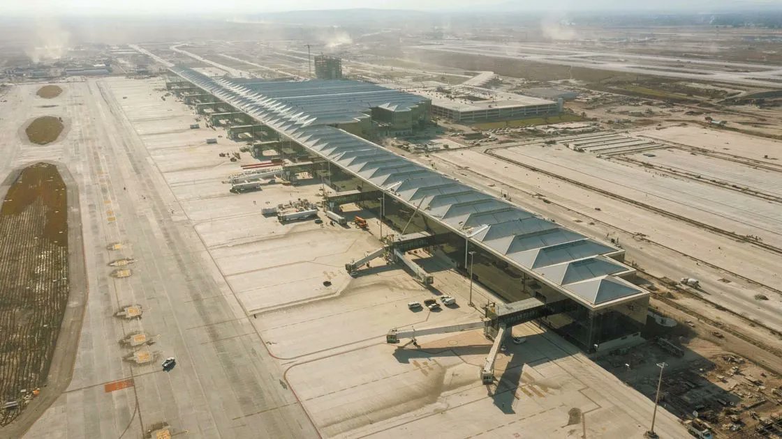FsMexcom's tweet photo. El día de hoy iniciará operaciones el Aeropuerto Internacional Felipe Ángeles.

Aeromexico, Volaris, VivaAerobus y Conviasa operaran vuelos a 7 ciudades distintas.

El vuelo operado por la aerolínea Venezolana a la ciudad de Caracas será el único destino internacional. https://t.co/rb8CEQWHPy