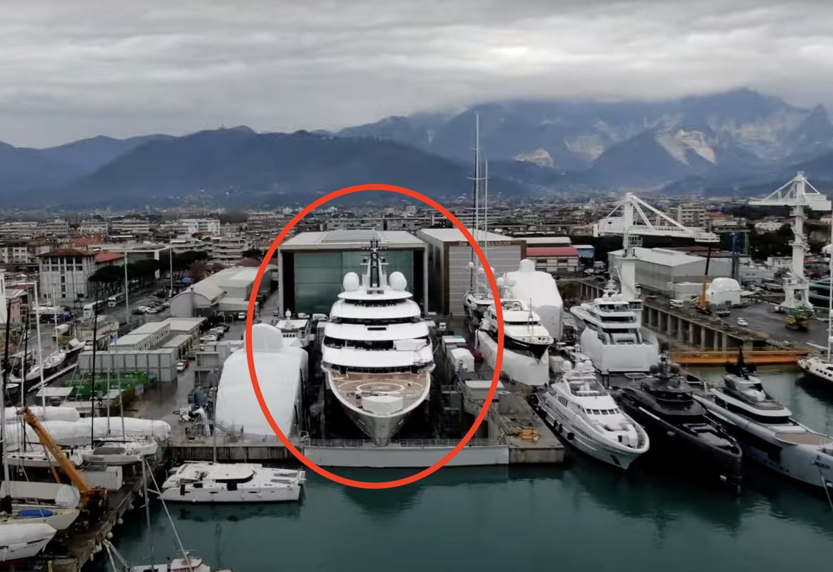 Have a look at this wonderful yacht called Scheherezade. It’s been talked about for a while. The rumour is it belongs to Vladimir Putin. But there is not much proof, only talks. And that's why it hasn’t been arrested yet. It just sits there in the port of Carrara (🇮🇹).