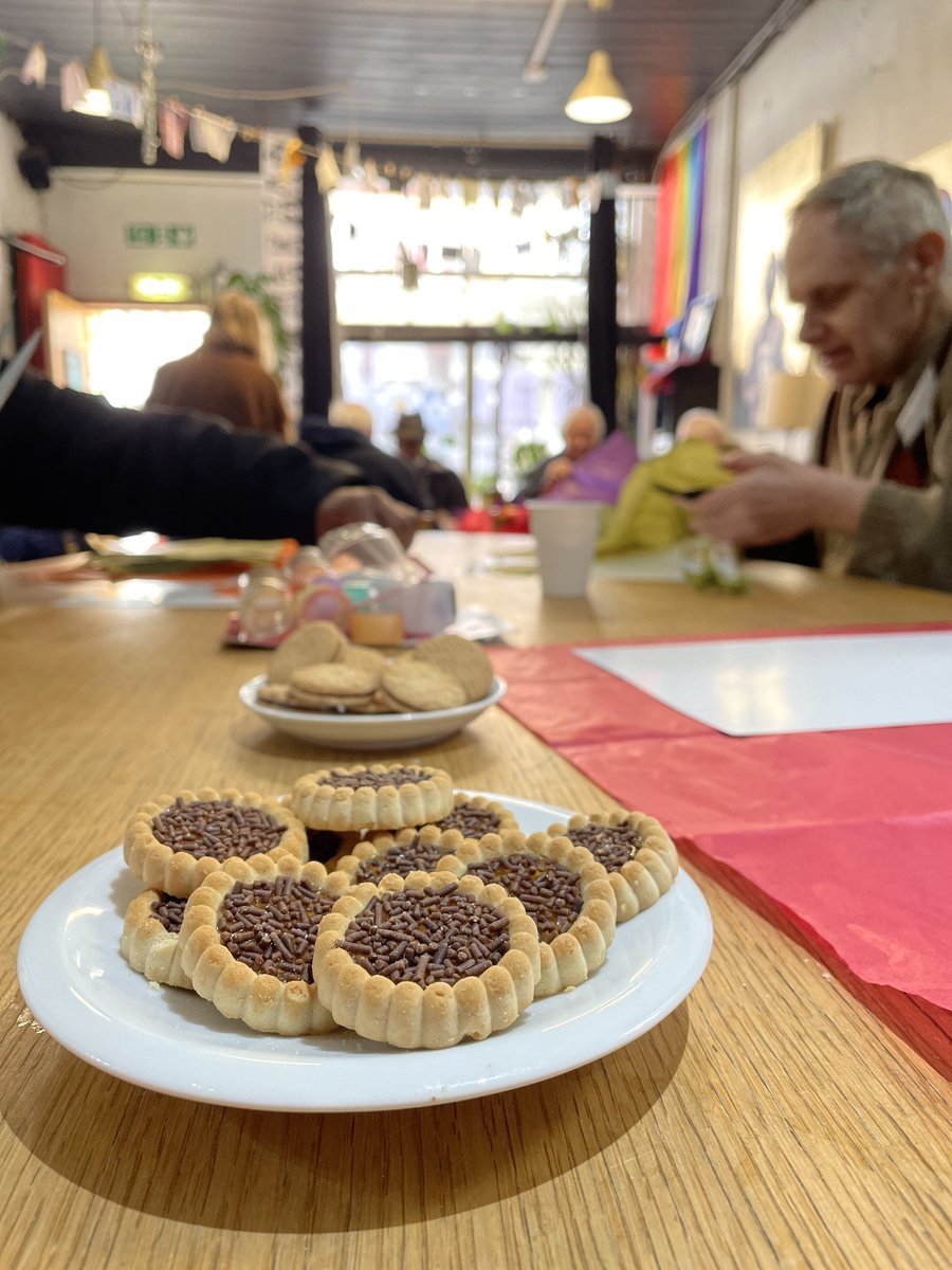 hackneybrocals's tweet photo. biscuits on point at the #hackneybrocals #bromeet at ⁦@WellSpaceE9⁩ 🍪🍪🍪 https://t.co/ciaW09Z7Ut