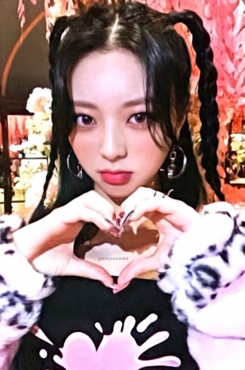 itsyunaslover's tweet photo. WTB
ITZY YUNA MMT POB 
BUDGET UNDER RM100 INC ALL FEES
WW ✅
PREFER ONHAND
CONDITION 8/10 MIN.
#wtbitzy #pasaritzy https://t.co/Zgfm6K43pp