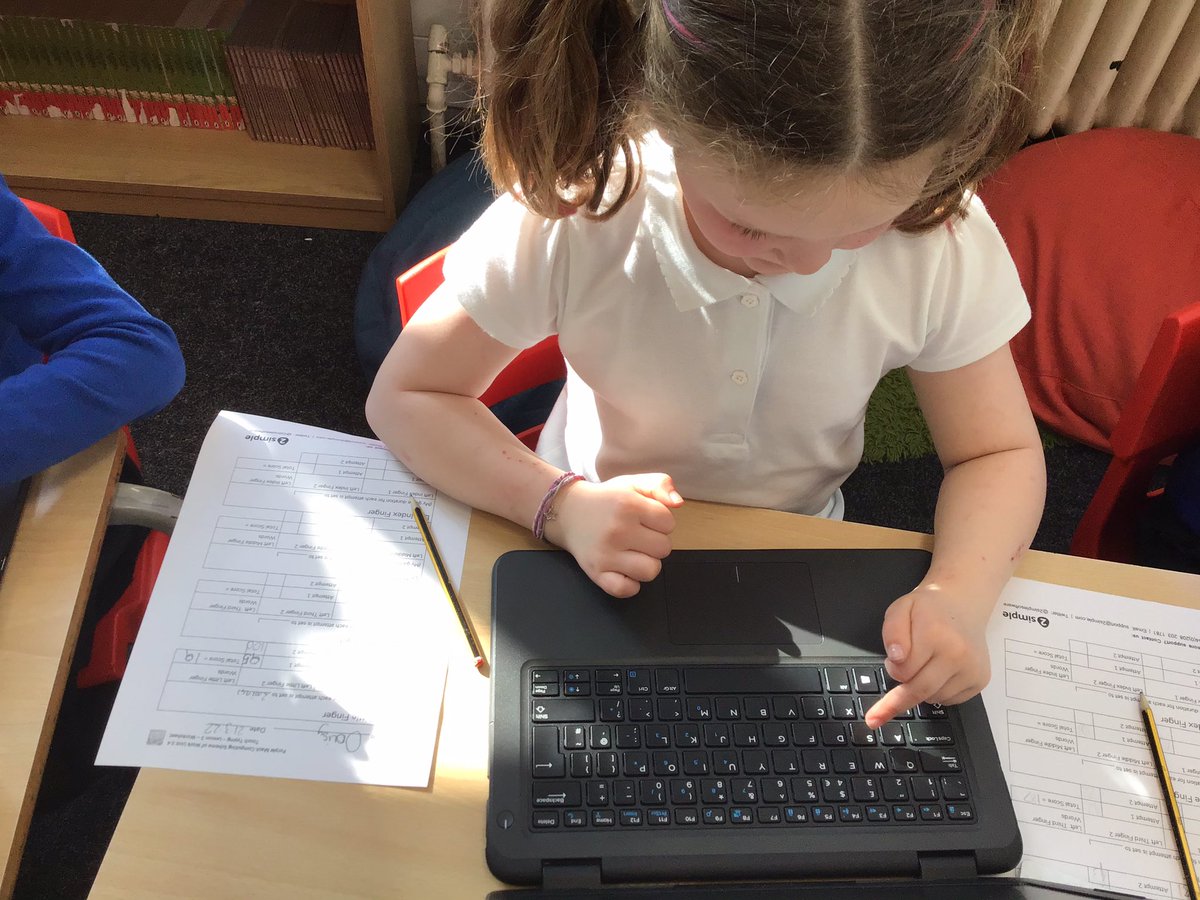 DeltaMerseyYr3's tweet photo. In #MPAComputing Year 3 are using their left hand to type words as fast as they can! π»πͺπ» @DeltaMersey https://t.co/IITKMjEiCr