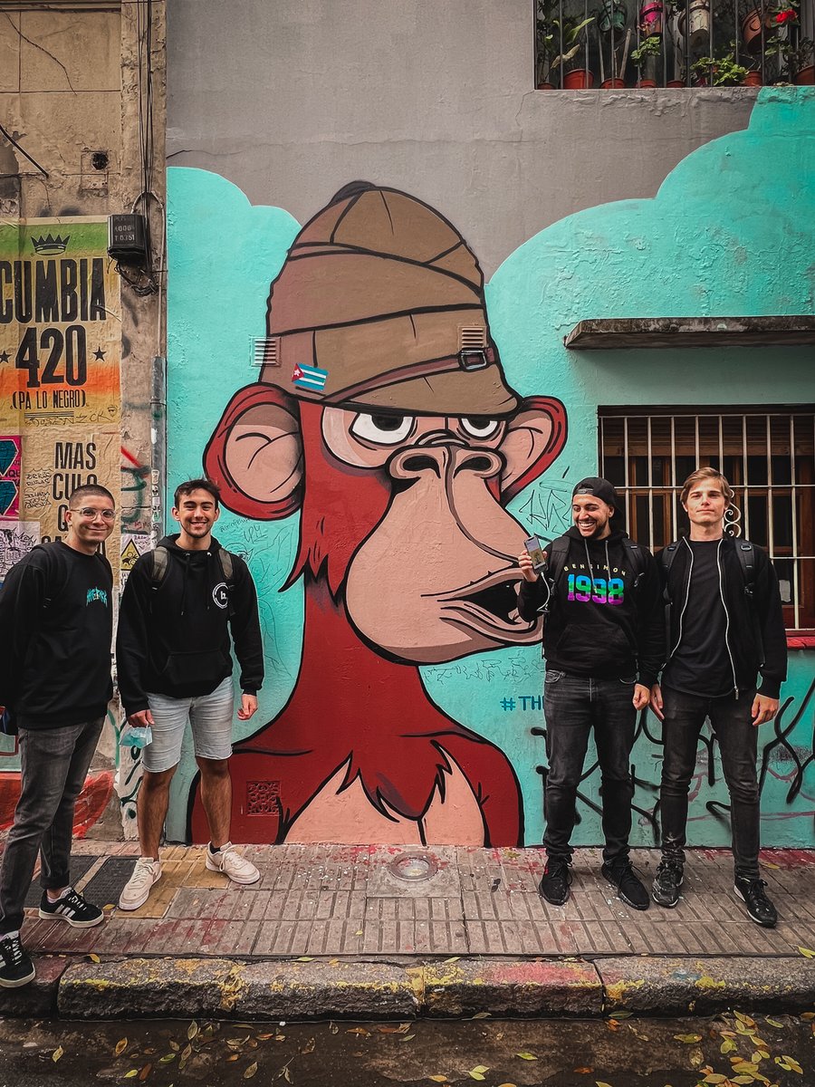 ragojose's tweet photo. catching wild apes with the crew in buenos aires.

@BoredApeYC https://t.co/oNggMMmgIW