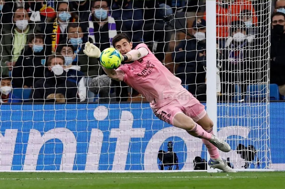 Ayer fue un día triste pero somos un equipo. Ganemos o perdamos lo hacemos juntos y de la misma forma reaccionaremos. Sé que aún es doloroso pensarlo y pedirlo, pero confiad en que este equipo va a dar todo por ganar los títulos que tenemos en juego.