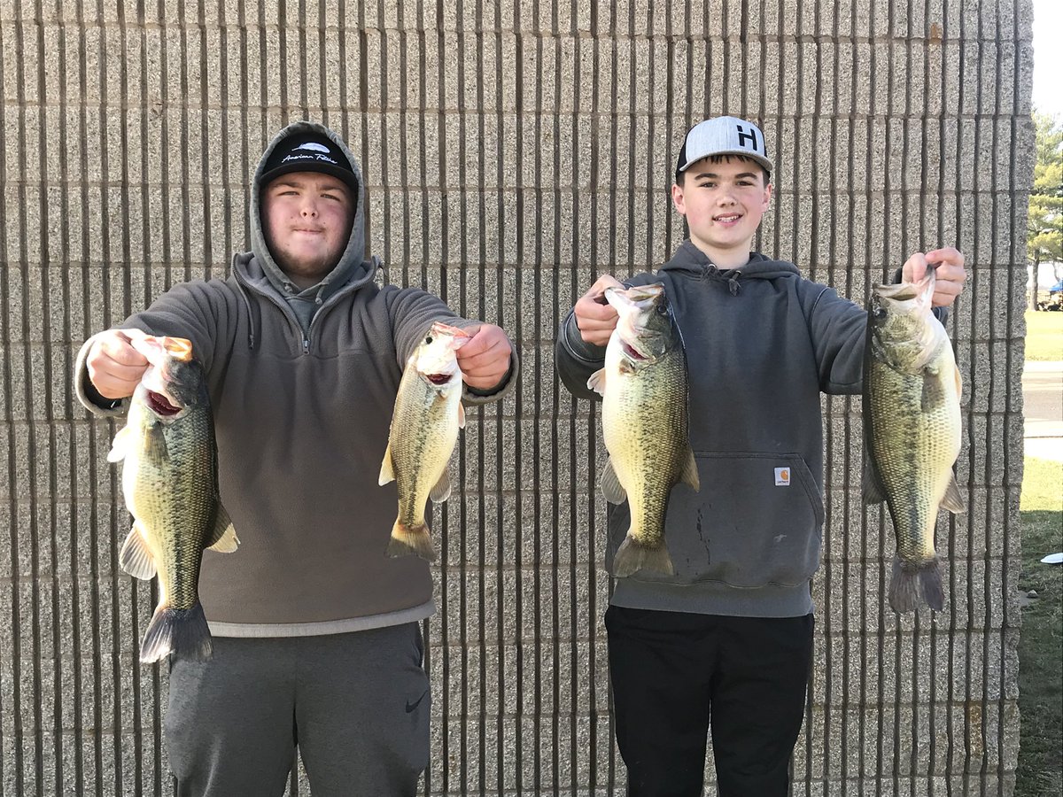 trojanfishing's tweet photo. 2nd Annual Spring Smackdown on Clinton Lake. Chase Logue and Garrett White from Argenta-Oreana topped 55 other boats to take 1st place with an awesome 5-fish limit for 19.71 pounds! 2nd-Williams/Gadbury (Heritage). 3rd-Fortune/Baker (Clinton).4th-Doolin/Wells (A-O). https://t.co/oZu1izygPH