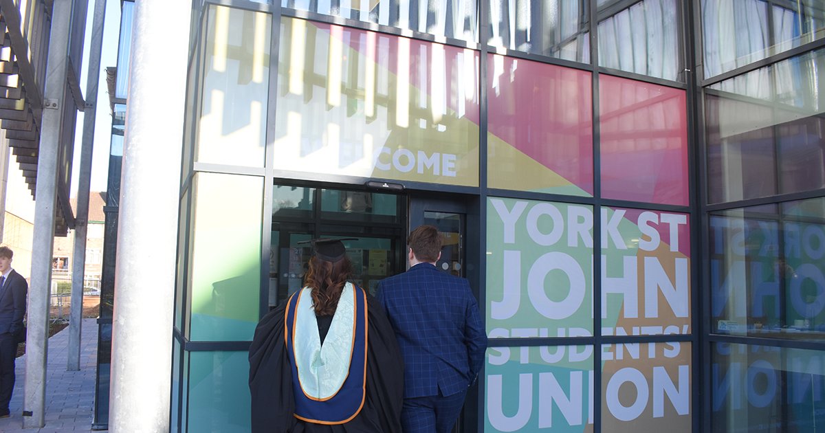 YSJSU's tweet photo. YSJSU are looking for Charity Trustees for 2022/23 📣

Trustees govern and have ultimate responsibility for the SU.  This is the perfect opportunity for a student to have their say on how the SU is run, its priorities and make change.  

Apply here - https://t.co/VXCh9gZAXN https://t.co/QvazNsguLf