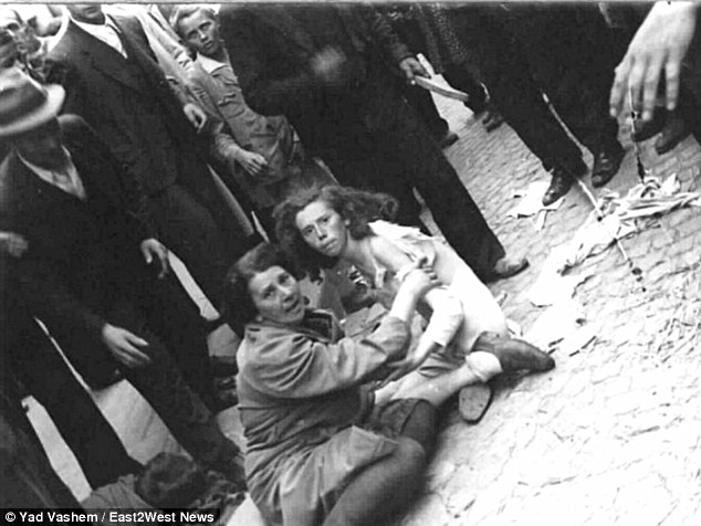 vanessa_p_831's tweet photo. #WeAllRemember
Act of atrocities by 🇺🇦nationalists
https://t.co/HvdlEv7t7r https://t.co/EULElSp4E5