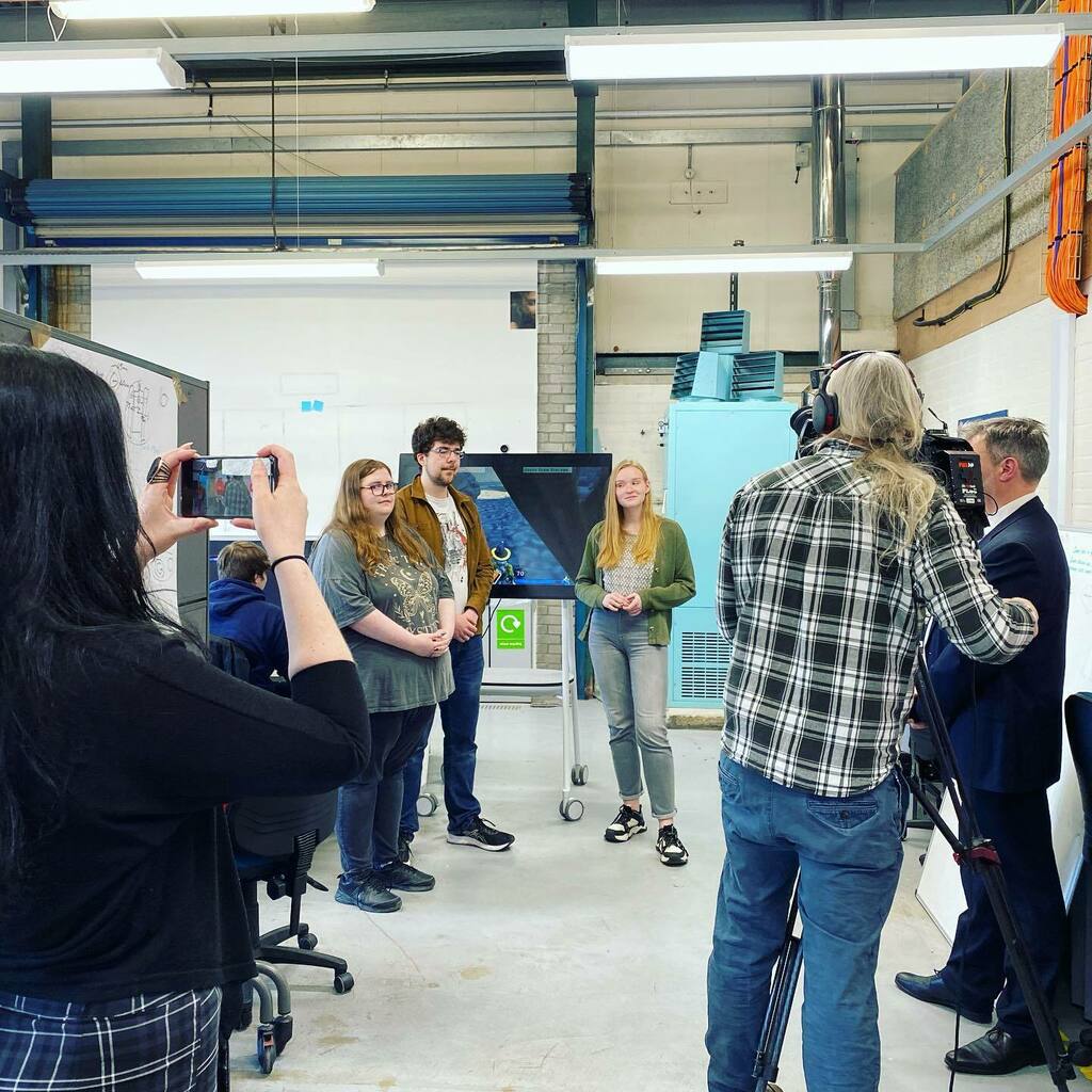 Falmouthgames's tweet photo. More behind the scenes #bbconline Miles Davis with one of our marvellous third year teams Accidental Discovery and their game Tin Rush #tinrush #games #gamesdevelopers @falmouthuni https://t.co/lPfw2UrKkT