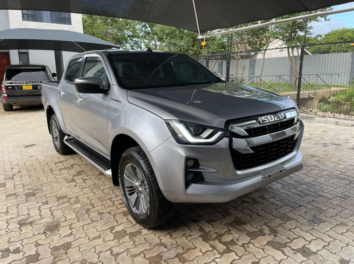 dhewamoyo12's tweet image. Isuzu 2020 Model asking for $60k @ManzunzuN @PTChimusoro @zibusisoe @fortunechasi help retweet