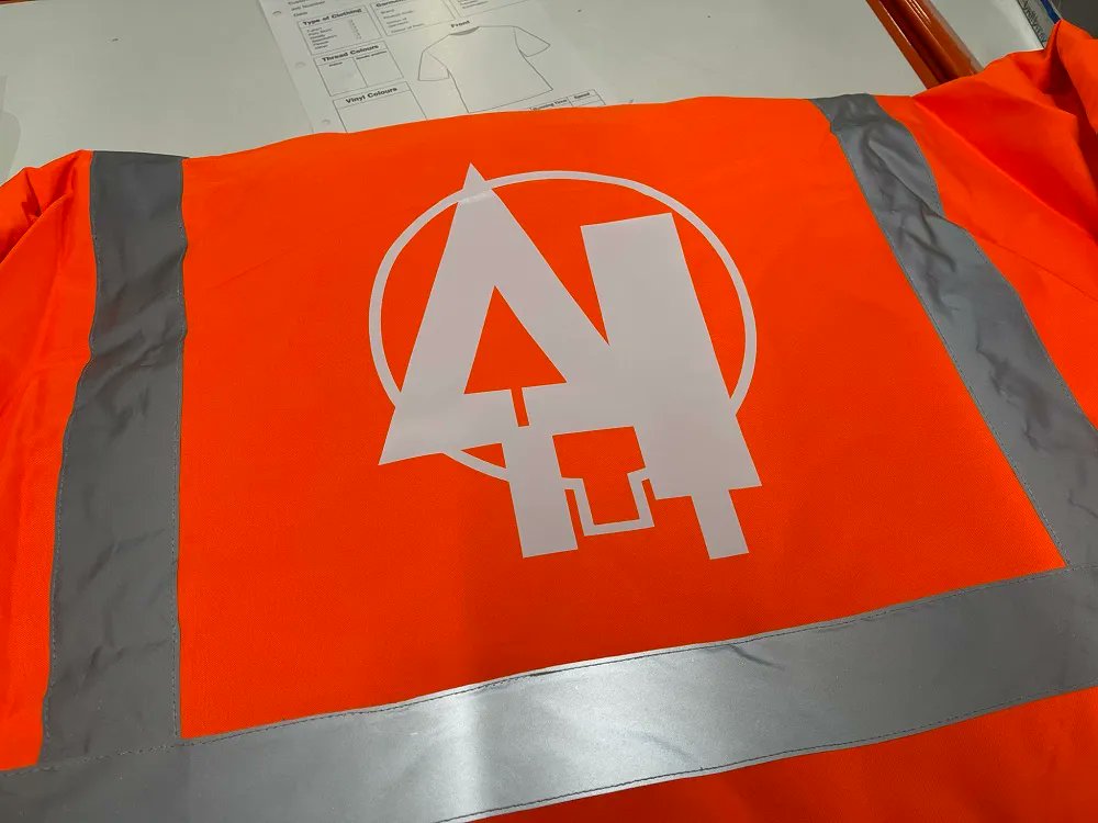 Caps and matching hi vis jackets printed for A1 Trees 🌲🌳 #workwear #uniform #hivis #jackets