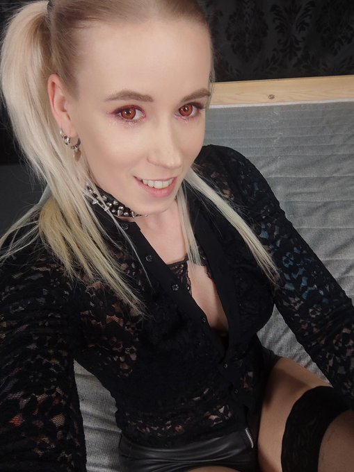 Hello guys 😘 Join now ➡️ https://t.co/VsAatiEUgO  Look around here too ➡️ https://t.co/9MMhVaF1mO &amp; https://t<a href="/tag/smile"class="tags"><span>#smile</span></a><a href="/tag/bdsm"class="tags"><span>#bdsm</span></a><a href="/tag/follow"class="tags"><span>#follow</span></a><a href="/tag/sexy"class="tags"><span>#sexy</span></a><a href="/tag/blonde"class="tags"><span>#blonde</span></a><a href="/tag/fetish"class="tags"><span>#fetish</span></a><a href="/tag/rt"class="tags"><span>#rt</span></a>