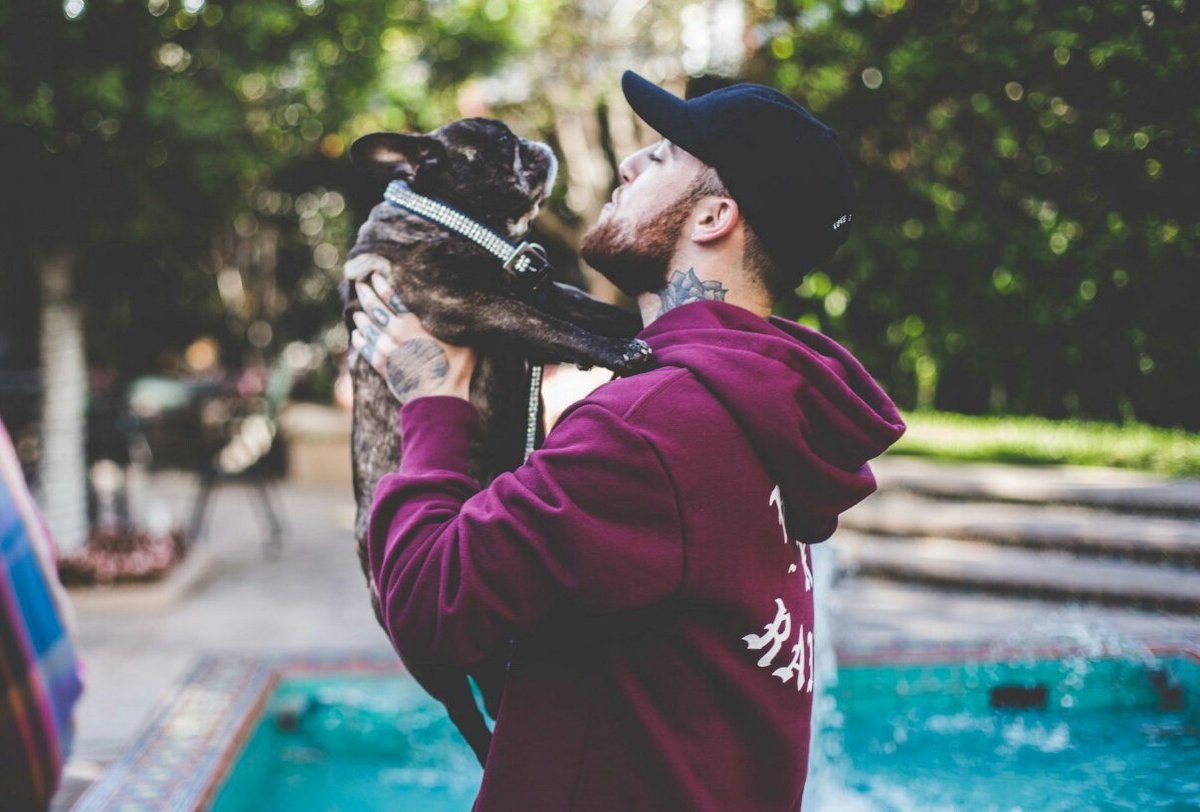 _c_l_o__'s tweet photo. Happy Mac Miller Monday https://t.co/MiArwaE2Od