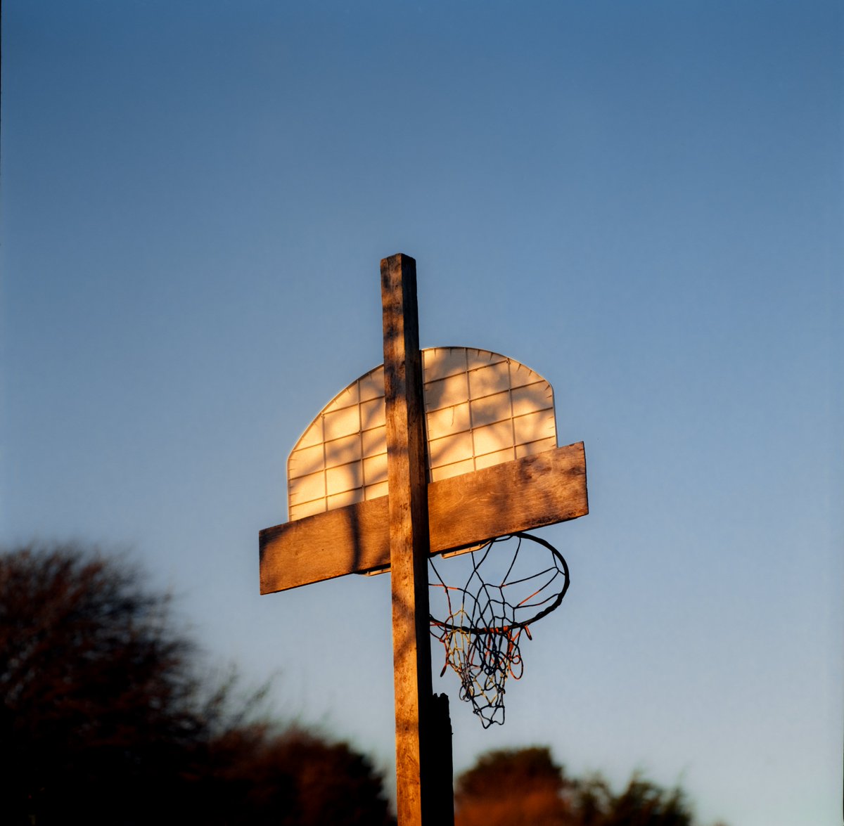 Ihoworth's tweet photo. Thrilled to have been asked to shoot some pre production rolls of @KodakProFilmBiz @Kodak Gold 200 in Medium Format. Lovely warm tones and quite a bit cheaper than Portra! https://t.co/m7gyuauOvU
