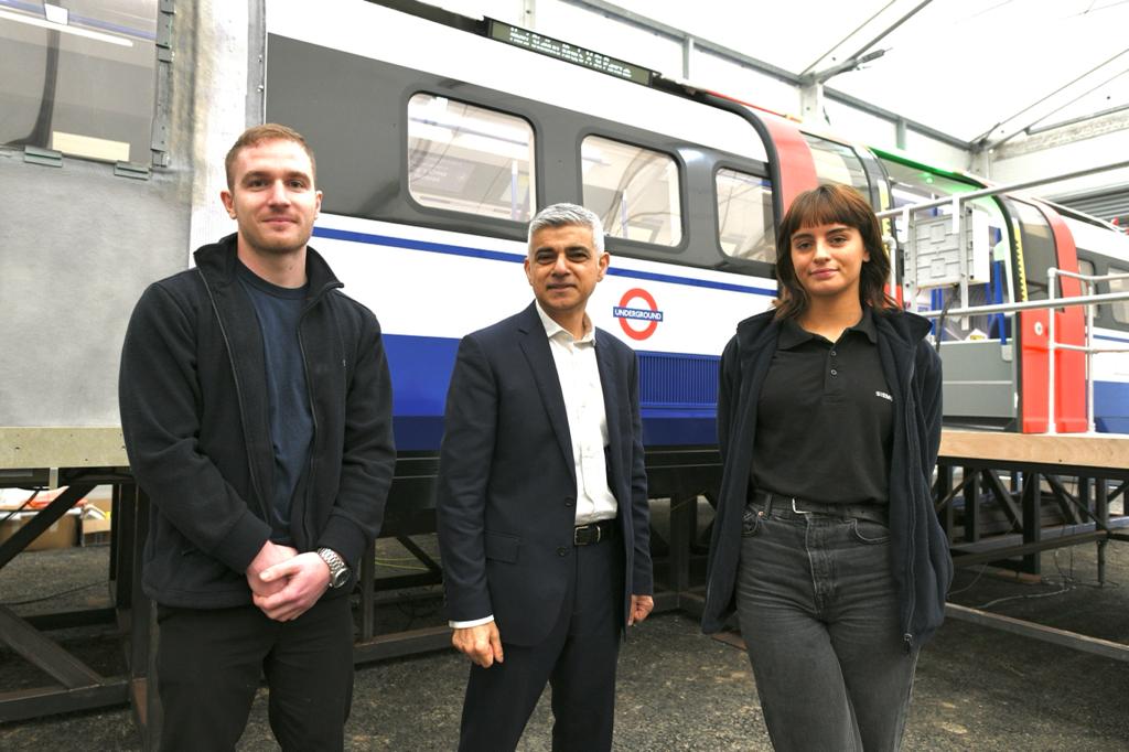 MayorofLondon's tweet photo. These state-of-the-art Piccadilly Line trains, built in Yorkshire, prove just how vital investment in TfL is to creating jobs outside of London. 
 
If the Govt wants to show its commitment to levelling up, it must deliver the capital funding TfL and its supply chain need. https://t.co/eq4mH2cdq7