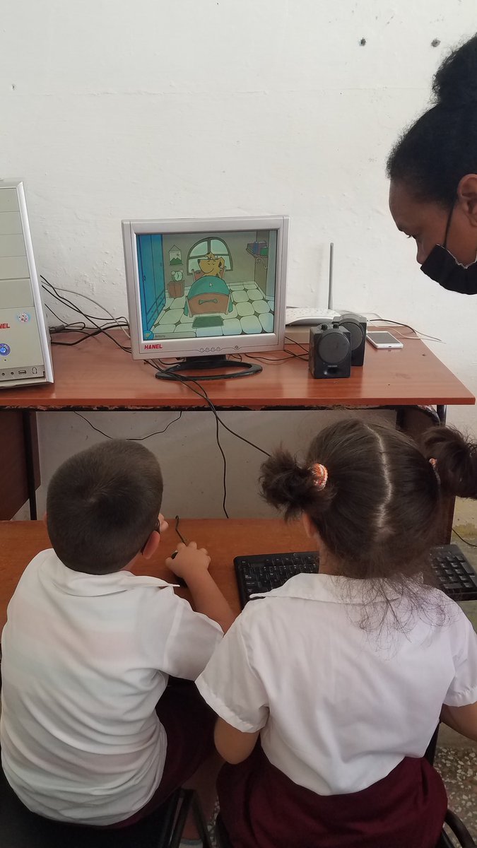 ci_placetas's tweet photo. Los niños del preescolar recibiendo la actividad de computación. #CubaMined #DPEVillaClara #EducacionPlacetas #PrimeraInfanciaImporta @IsabelR38309780 @BaltarLisvier @LienMons https://t.co/jXrSkoWWYc