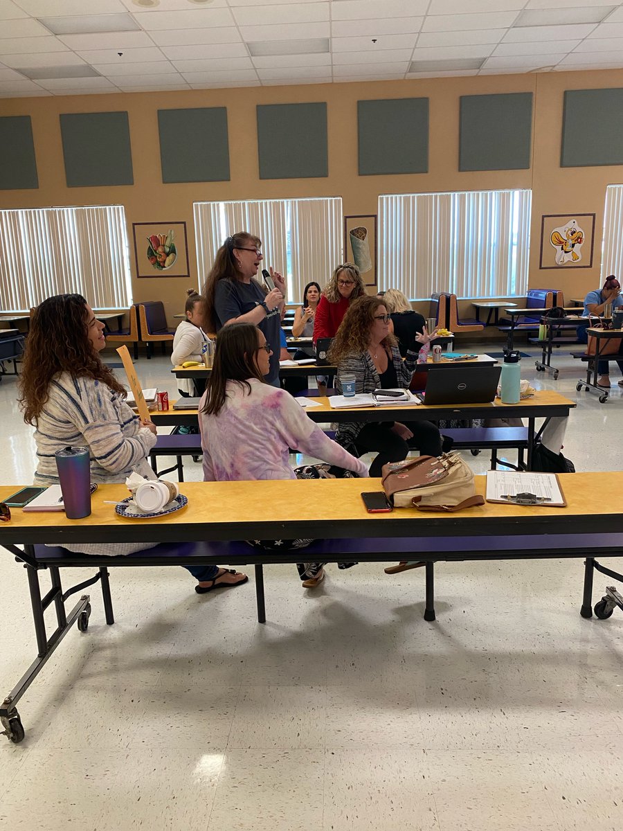 PBCGifted's tweet photo. Our K-5 Gifted Acceleration Specialist, Tracy Roiger, did a phenomenal job sharing gifted and enrichment strategies for the classroom with the Belvedere ES Bees! https://t.co/CfY6HyqwAC