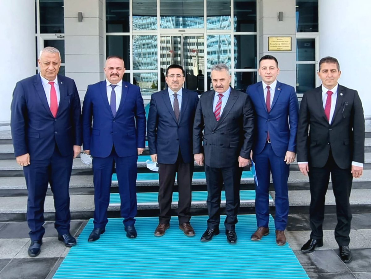 Tarım ve Orman Bakanımız Prof. Dr. Sn.<a href="/VahitKirisci/">Prof.Dr.Vahit Kirişci</a>  'yi makamında ziyaret ederek hayırlı olsun dileklerimizi ilettik. Misafirperverliği için Sn Bakanımıza teşekkürlerimizi sunarız.
<a href="/OnderKahveci/">Önder Kahveci</a> 
<a href="/AhmetDemirciTOS/">Ahmet Demirci</a> 
tos.org.tr/haberler/genel…