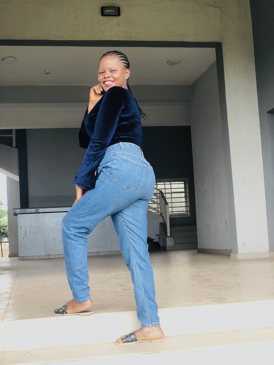 ChizzyMaureen1's tweet photo. Have a blessed week all🙌🙌
@ChizzyMaureen1  follow for follow
@TeniEntertainer fan! Follow her to be entertained 💃💃💃💃 https://t.co/913CHBsD9Z
