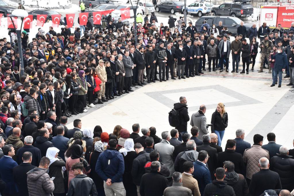 GSB_SirnakGM's tweet photo. Baharın gelişini müjdeleyen #NevruzBayramı��nı, #OrmanHaftası ve #DownSendorumu Farkındalık gününü Valimiz Sn Ali Hamza PEHLİVAN, İl Protokolü, İl Müdürümüz, personellerimiz ve vatandaşlarımızın yoğun ve coşkulu katılımı ile kutladık.Gençlik Merkezi olarak bizlerde yerimizi aldık. https://t.co/4iS05P8PI8