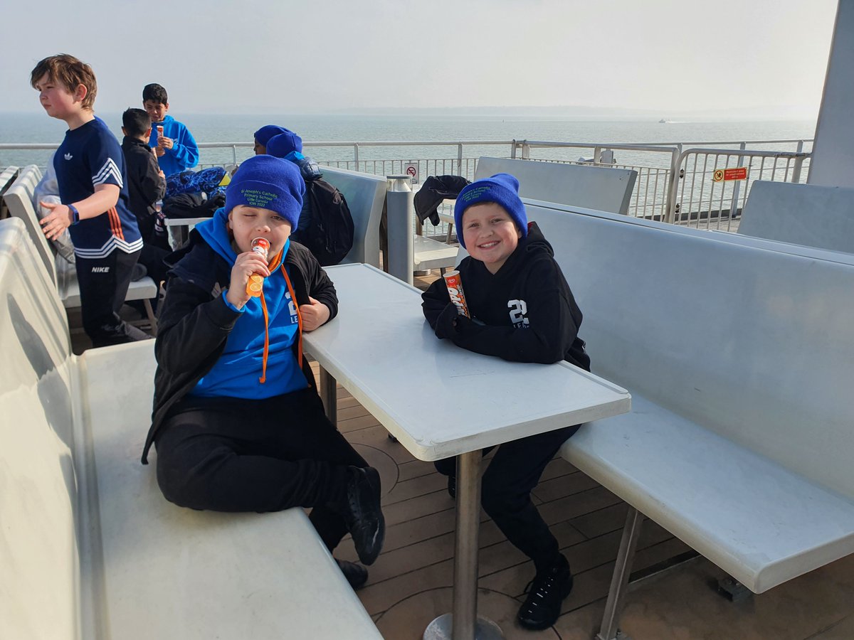 stjhighgate's tweet photo. Leaving mainland England for the long voyage across the Solent. Maybe some ice creams will help pass the time! I'm sure that's what they did on HMS Victory ... https://t.co/sdsJmmDtnN