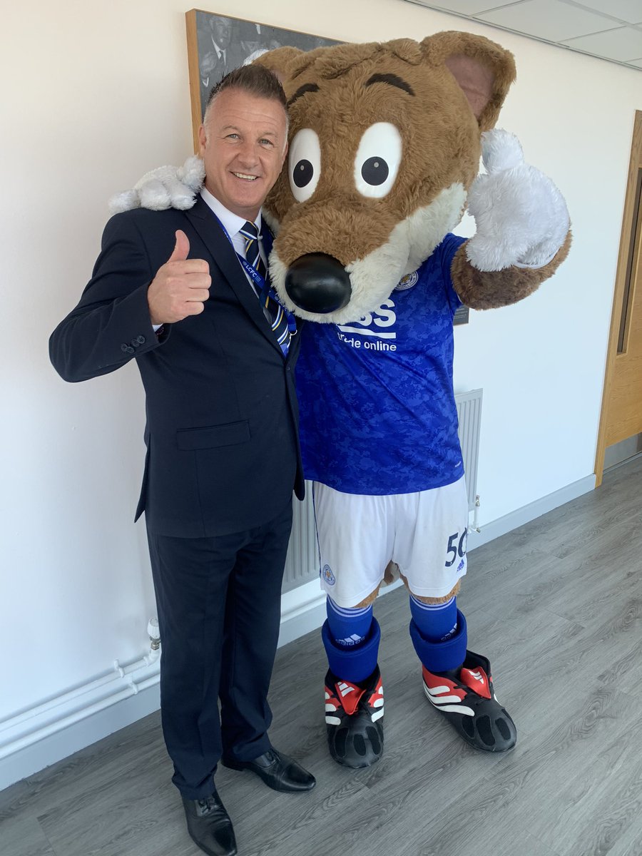 SteveWalsh5's tweet photo. I just had to have a photo with my fav #Filbertfox before the Brentford win!! @LCFC 💙💙💙must have 200 of them now he just brings happiness and smiles to everyone https://t.co/OvEHt5po3Y