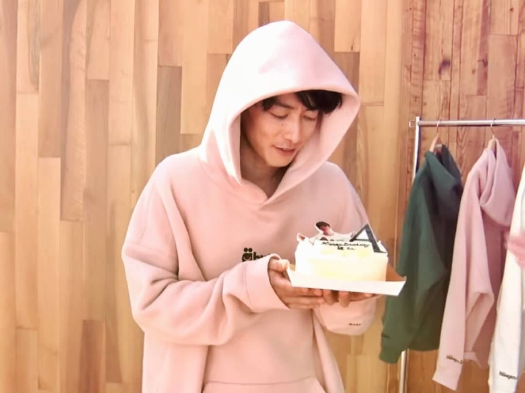 i9Dz4k1FjctcK1W's tweet image. これが、今日最後かな〜お誕生日ツイート❤️あー幸せでした❤️ありがと…そして誕生日おめでとう🎉 #佐藤健誕生祭2022