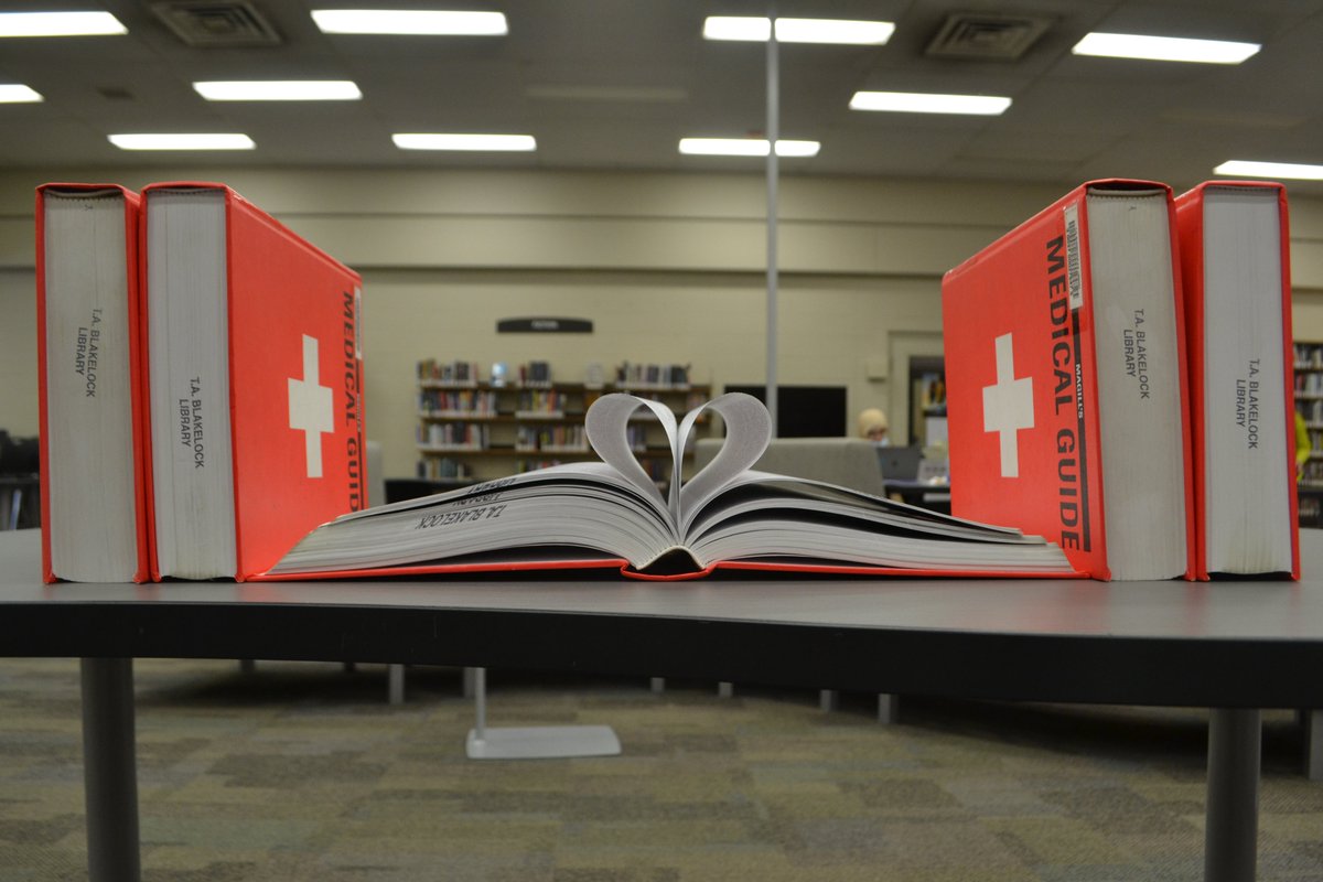 blakelocklib's tweet photo. Book art in the LLC.  We love our books at TAB!!
📚📚💚🐯@TABTigerLife @HDSBLibraries https://t.co/MoiJKZ6oRo