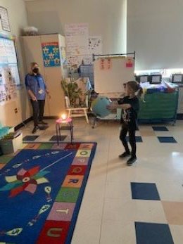 MTPScurriculum's tweet image. Mrs. Kupiec’s First Grade class took a trip around the Sun as they learned how the Sun, Earth, and Moon move. #TCIScience, #ScienceRocks
