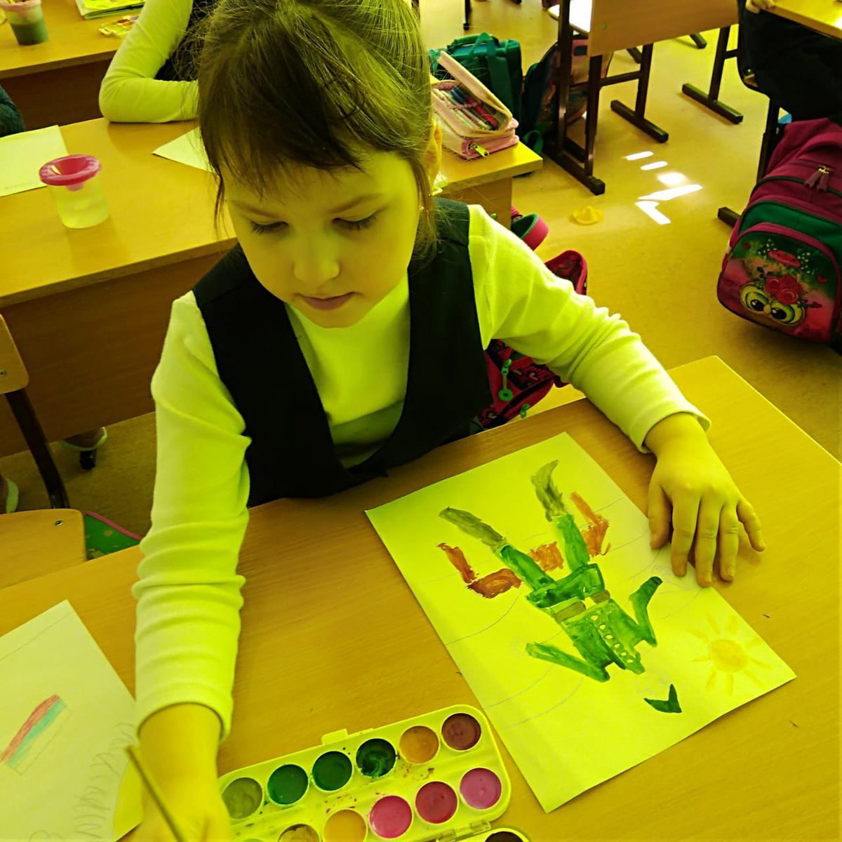 Воспитанники детского объединения "Кисточка", "Акварелька" СП Созвездие ГБОУ СОШ с. Камышла стали участниками Всероссийский акции "Письмо и рисунок русскому солдату". Занятия провела педагог ДО Мискина Лилия Арслановна

#ZaMир #ZaРоссию #Камышлинскийрайон #СозвездиеКамышла