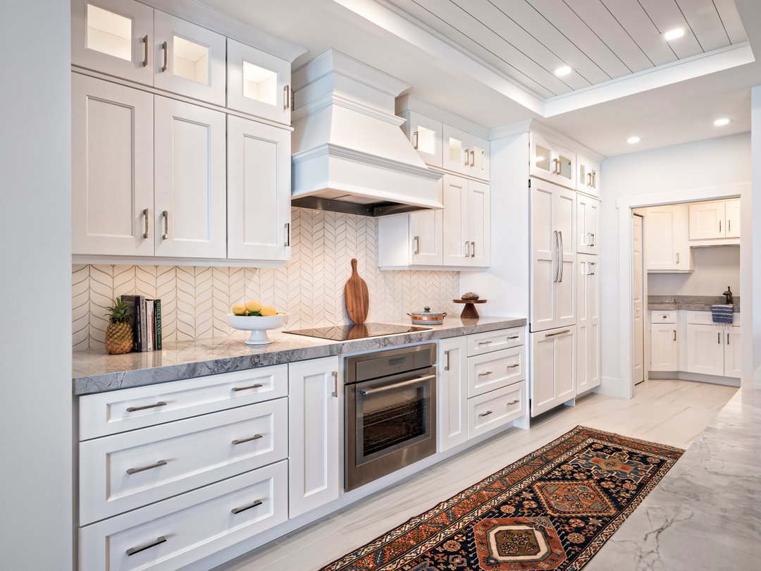 JenniferLynnID's tweet photo. A throwback for your Monday morning! Contact the Jennifer Lynn Interior Design team today, your dream kitchen awaits! ✨

#kitchendesigner #kitcheninterior #kitchenhelper #kitchenappliances #kitchenfloor #kitchentips #KitchenDesign #HomeStyling #kitchenbacksplash #kitchendesign https://t.co/oDRVeTsJqp
