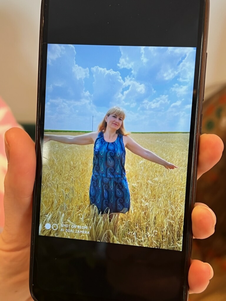 LoveInALX's tweet photo. A photograph, taking you back to a time things were simpler. When we could all dance in fields of sunshine. Now her dancing was traded for sleeping in clothes and shoes, ready to run.

#ukrainecrisis #ukrainepride #westandwithukraine #photographs #kindnessiseverything https://t.co/QU3KOWfmE7