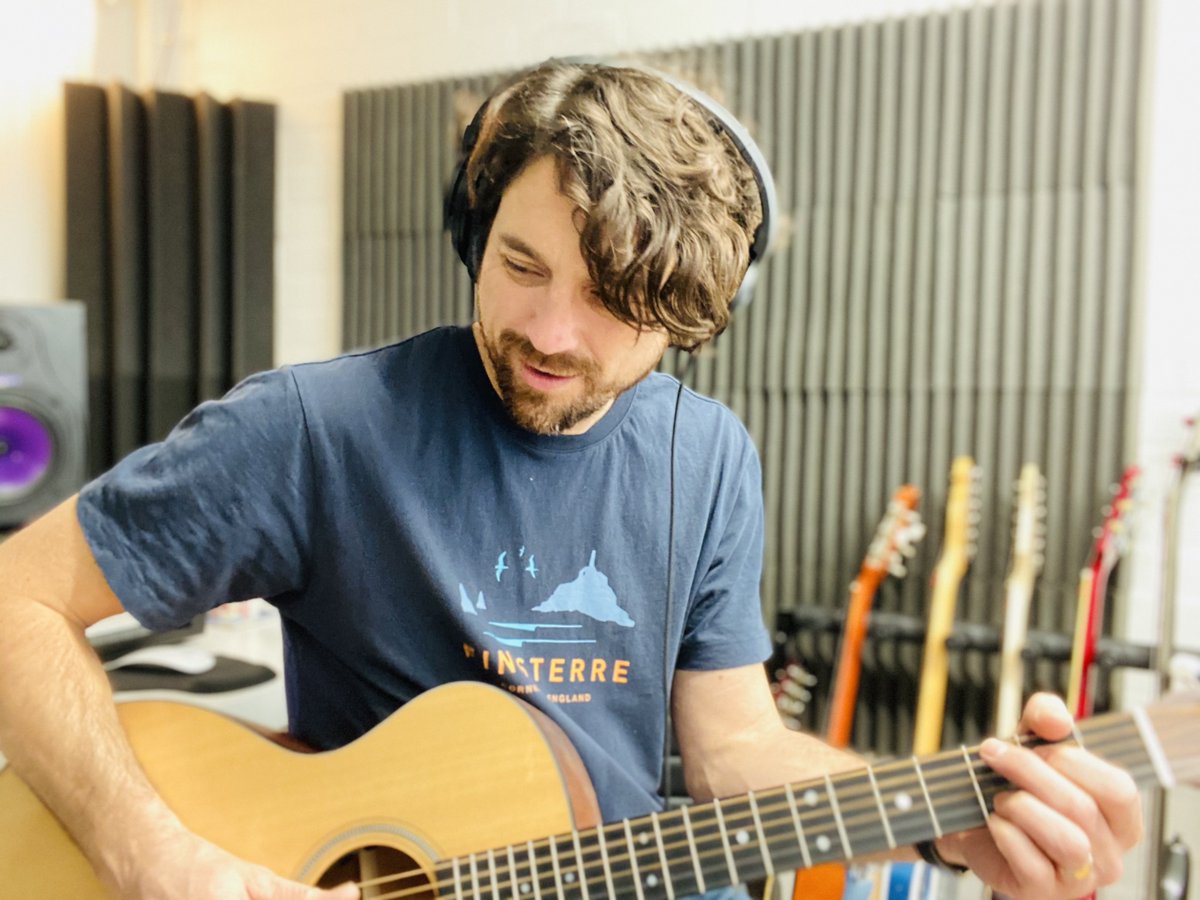 Happy Monday peeps! The sun is shining!  It's acoustic guitar session day for me!😎🤙

<a href="/MartinGuitar/">Martin Guitar</a>  
#martinguitars
#Finesterre
#cornwall
<a href="/KRK_Music_/">KRK Music</a>